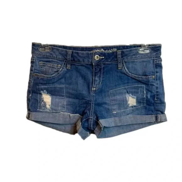 ARIZONA distressed denim shorts with rolled cuffs. 
Size:9 - Picture 1 of 10